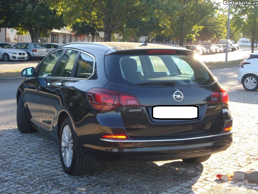 Opel Astra Sports Tourer 1.6 CDTi 136 cv - 15 foto 2