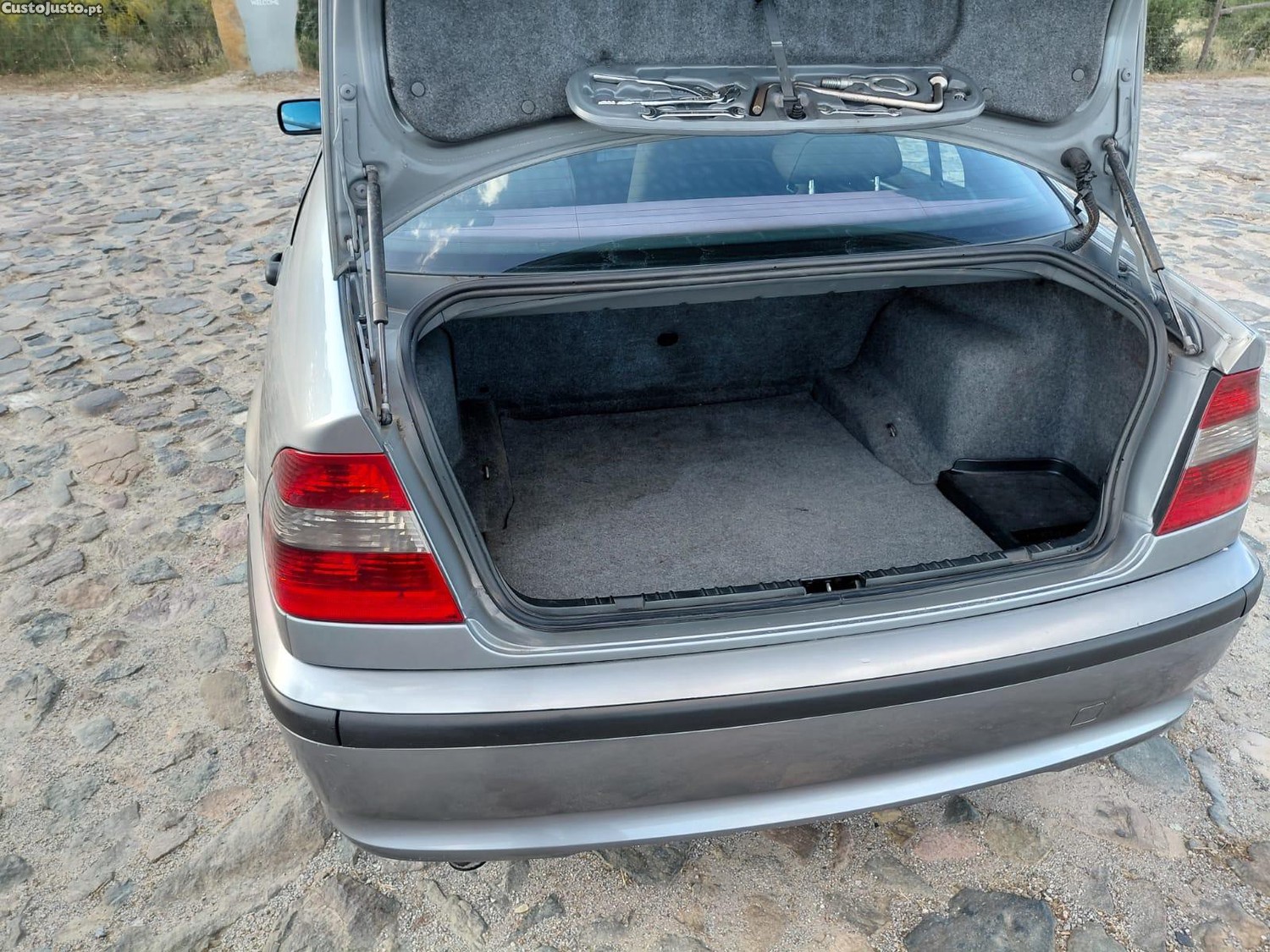 BMW 320 D LCI 150 cv de 2003 de caixa automática NACIONAL — fotografia 9