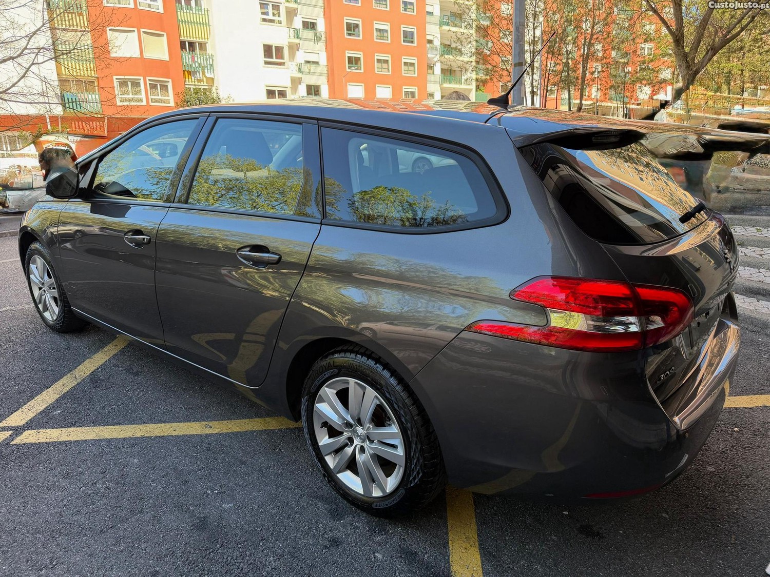 Peugeot 308 SW 1.5 BlueHDi Active — fotografia 19