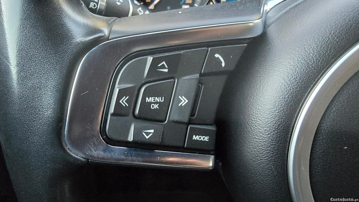 Jaguar XE 2.0 D R-Sport — fotografia 16