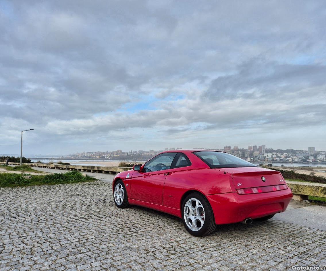 Alfa Romeo GTV V6 Turbo — photo 4