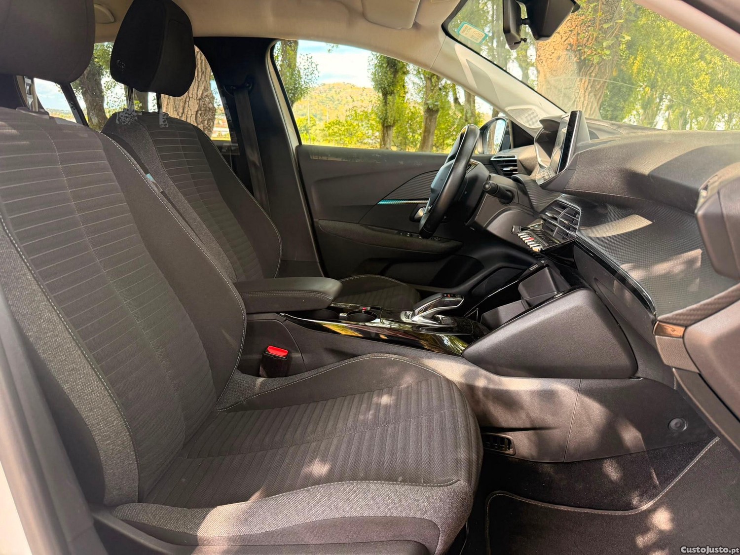 Peugeot 208 50 kWh Style — fotografia 11