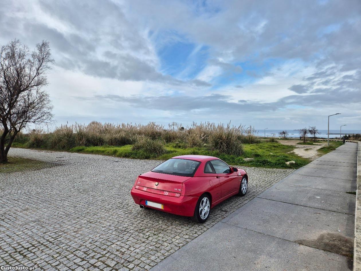 Alfa Romeo GTV V6 Turbo — photo 3