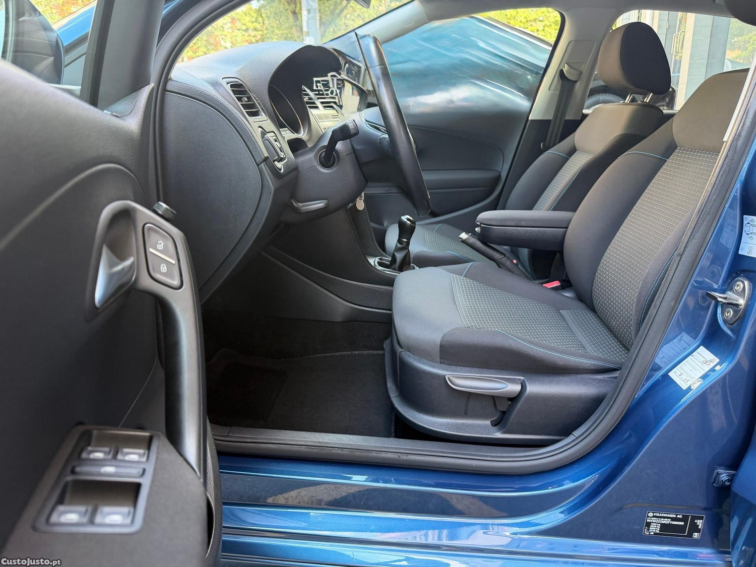 Volkswagen Polo 1.4 TDi BlueMotion — fotografia 17