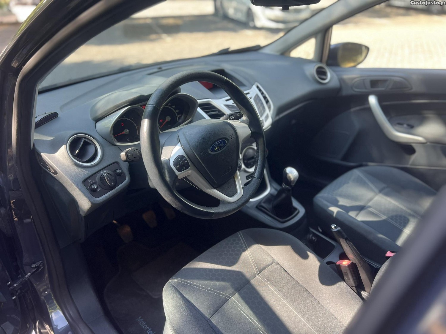 Ford Fiesta Titanium — fotografia 6