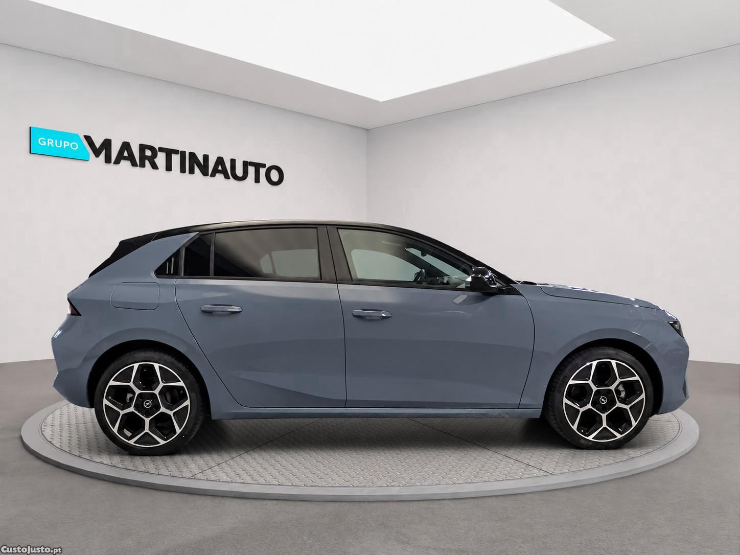 Opel Astra 1.2 T Hybrid GS eDCT — photo 4