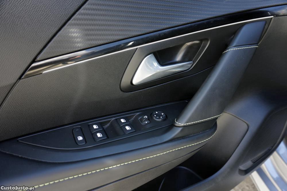 Peugeot 208 1.2 PureTech GT — fotografia 19