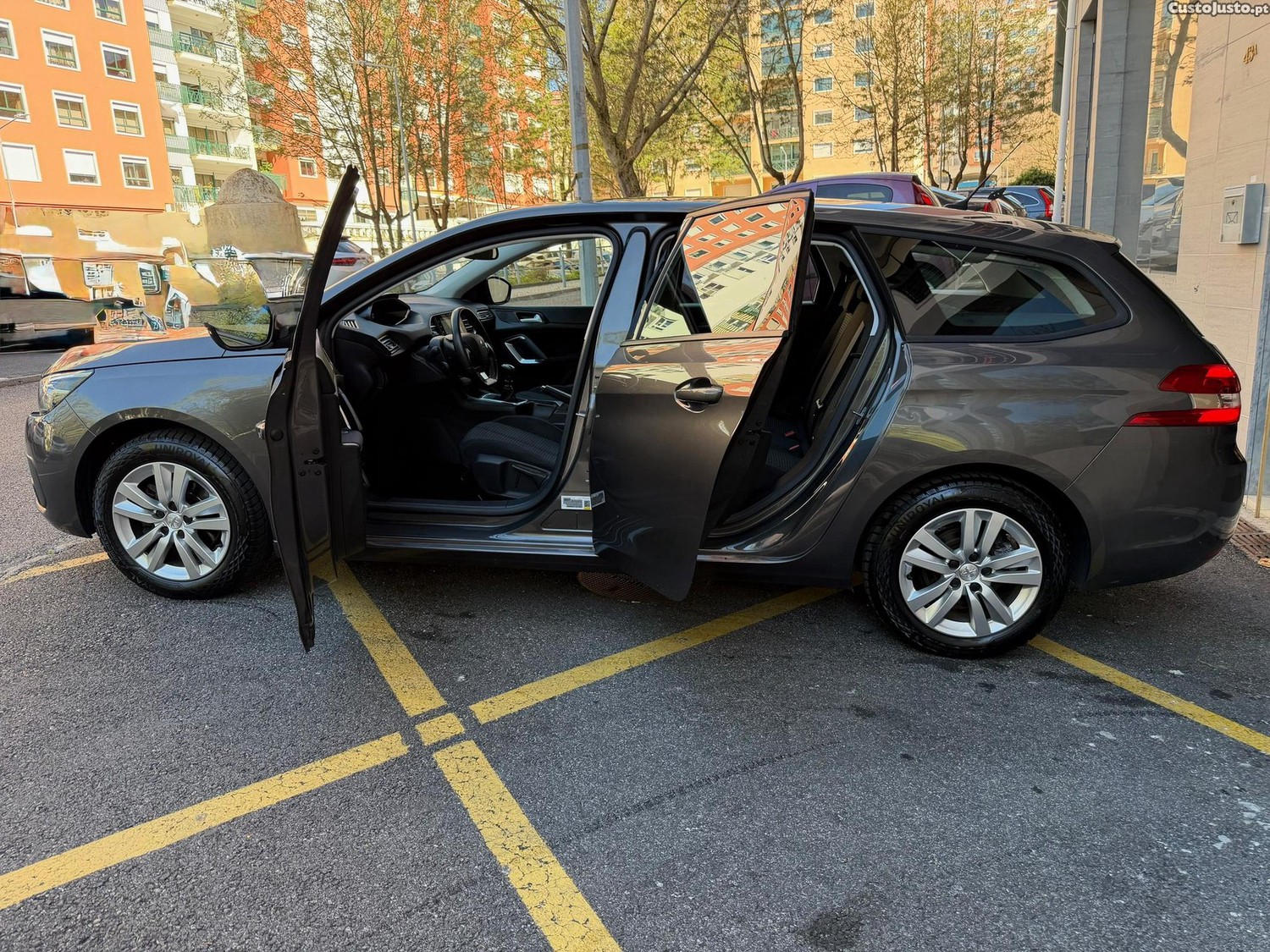 Peugeot 308 SW 1.5 BlueHDi Active — fotografia 18