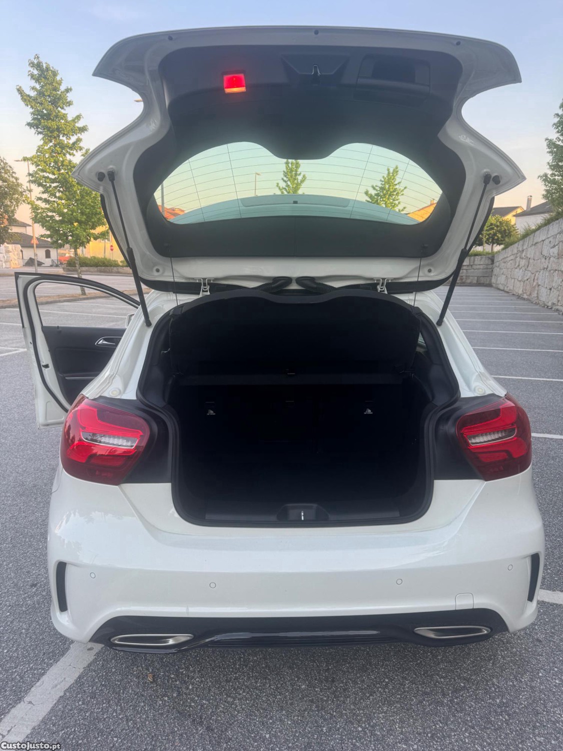 Mercedes-Benz A 220 220 D AMG — fotografia 4