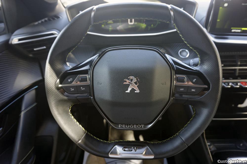Peugeot 208 1.2 PureTech GT — fotografia 18