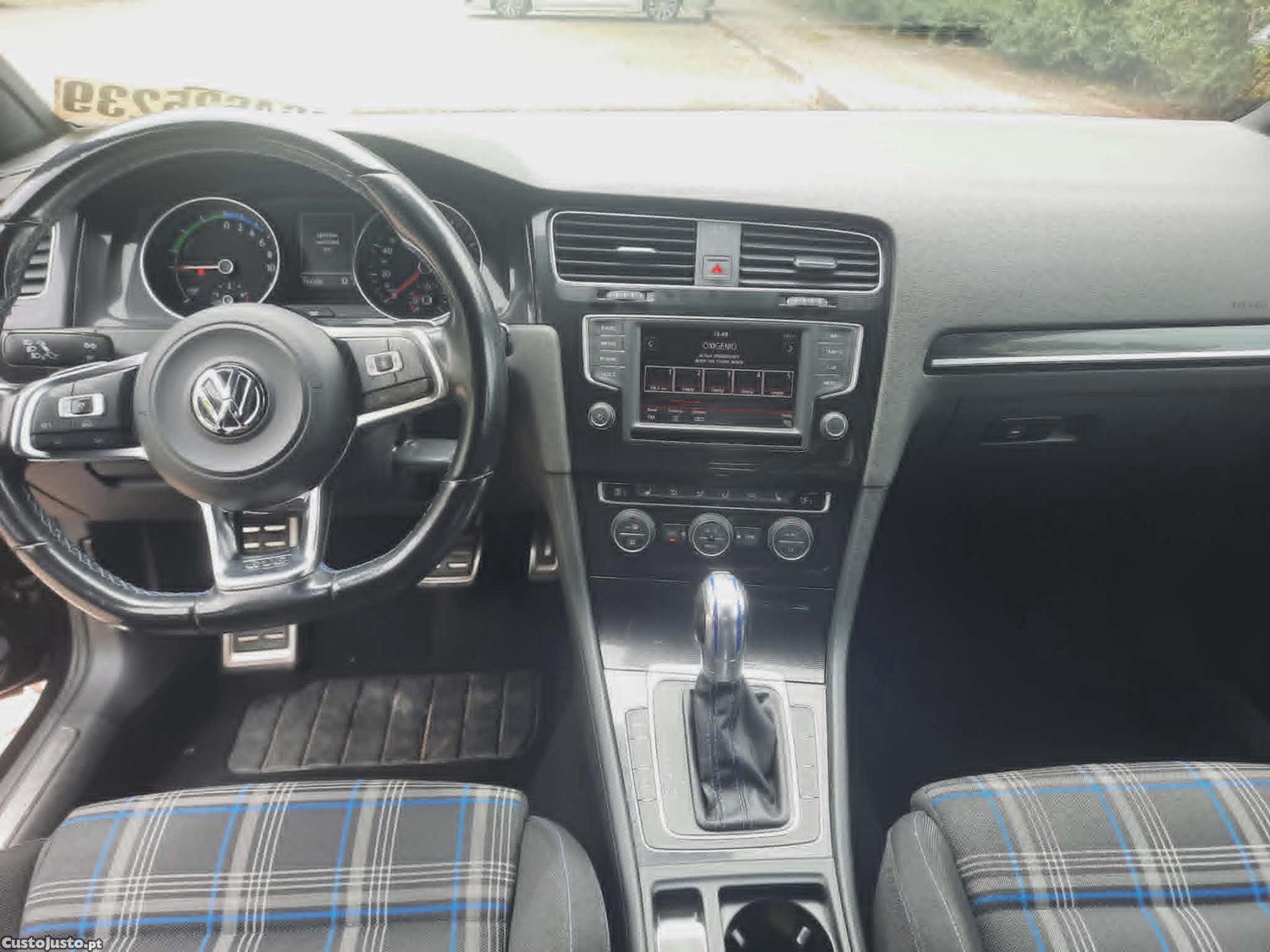 Volkswagen Golf GTE Hibrido/Plug In — fotografia 3