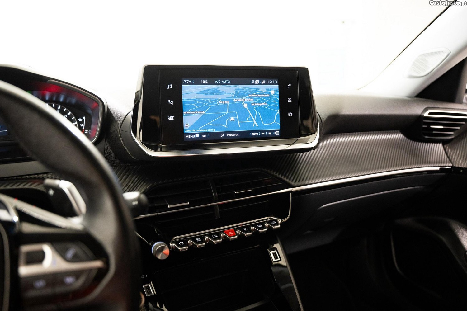 Peugeot 2008 1.2 PureTech Active EAT8 — fotografia 15