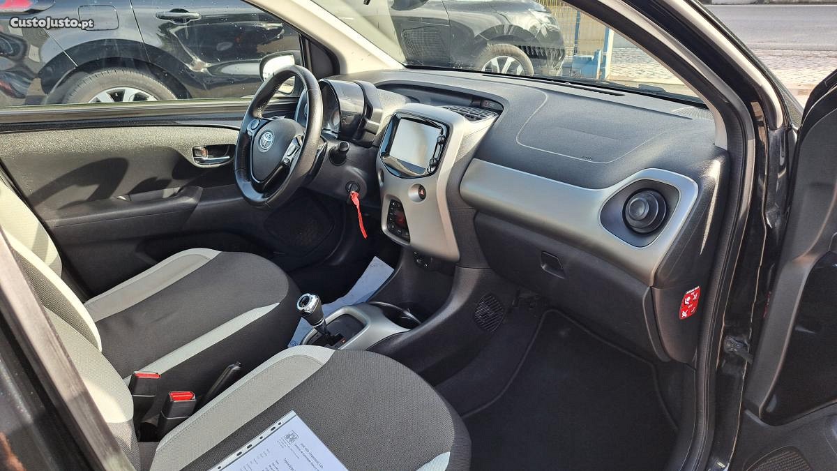 Toyota Aygo x-shift x-cite - Automático - 17 foto 5