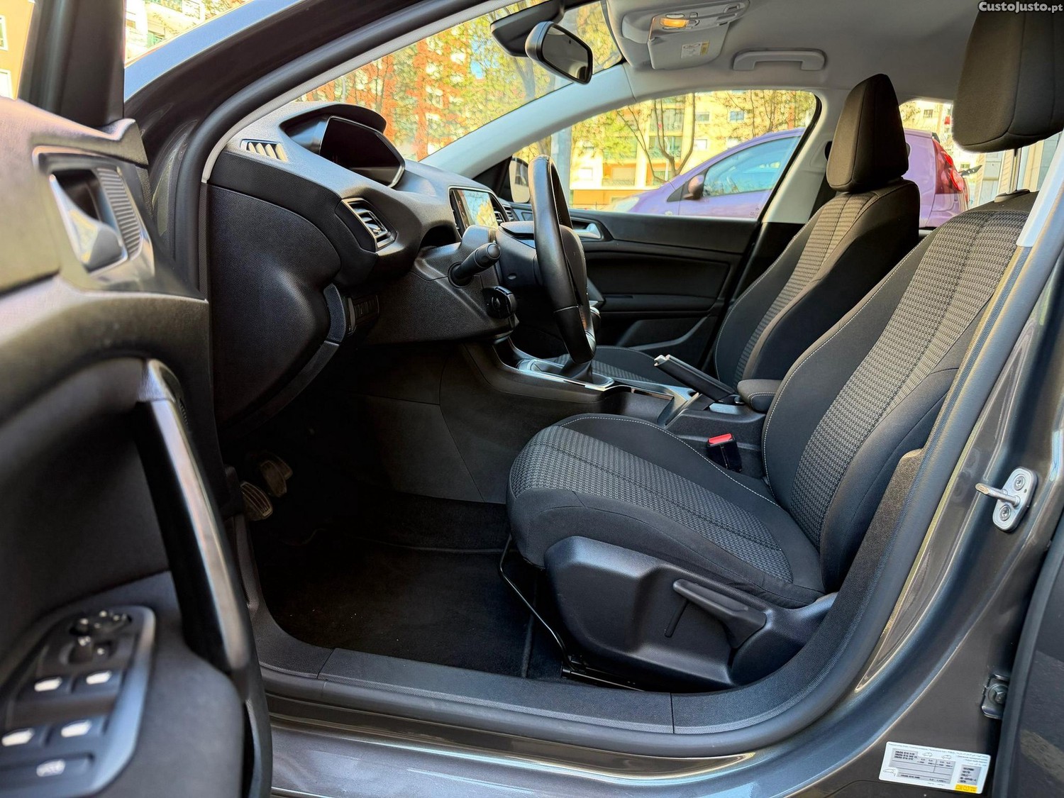 Peugeot 308 SW 1.5 BlueHDi Active — fotografia 17