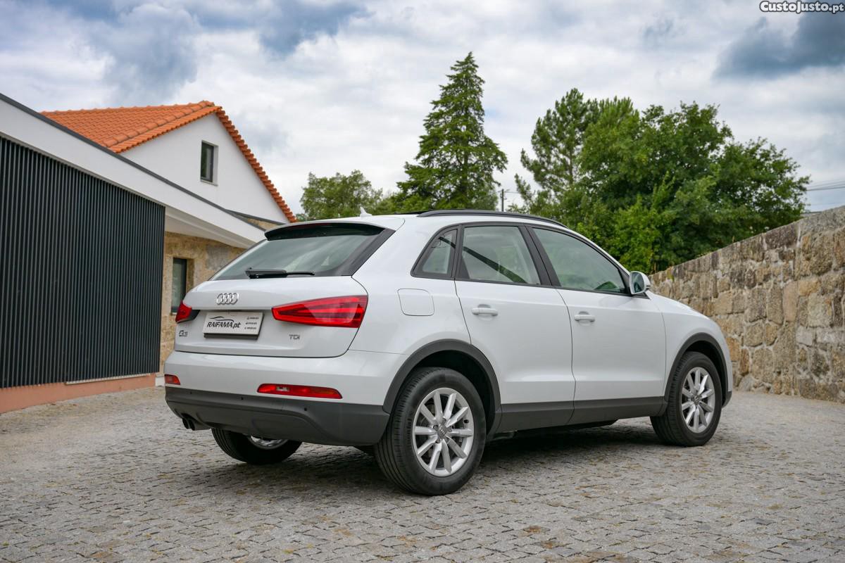 Audi Q3 2.0 TDi Attraction — fotografia 19