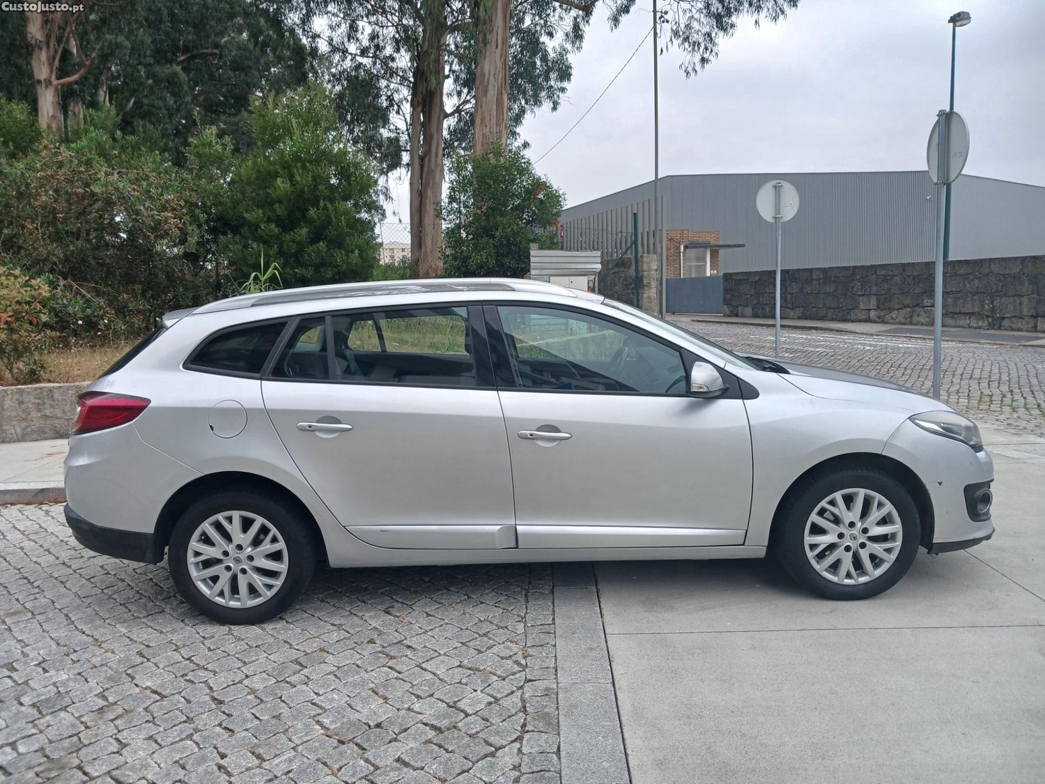 Renault Mégane 1.5dci sportourer automatica — fotografia 12