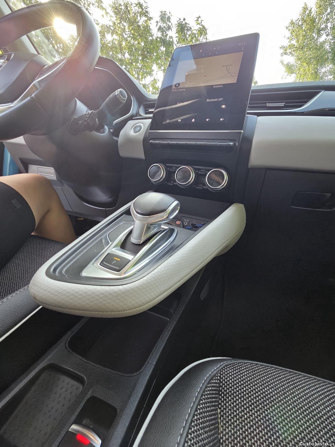 Renault Captur 1.6 E-Tech Full Hybrid Techno — fotografia 4