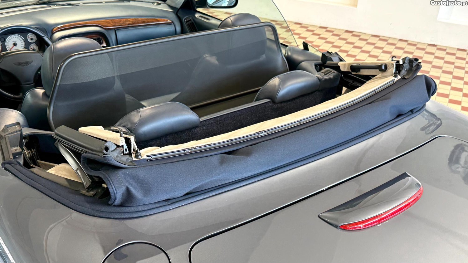 Aston Martin DB7 Vantage Volante Anniversary Edition — fotografia 15