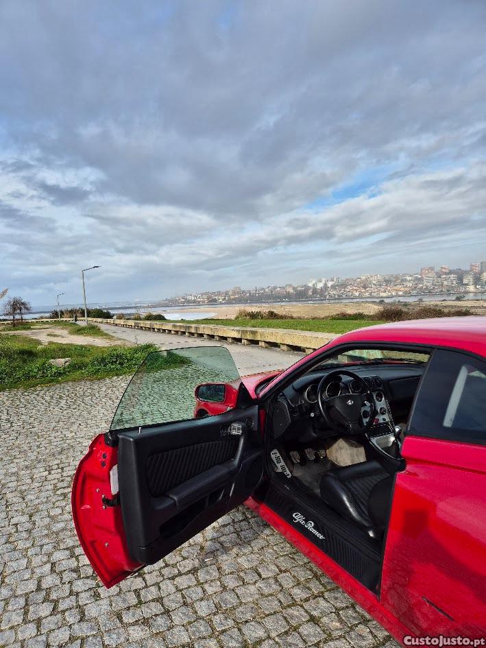Alfa Romeo GTV V6 Turbo — photo 5