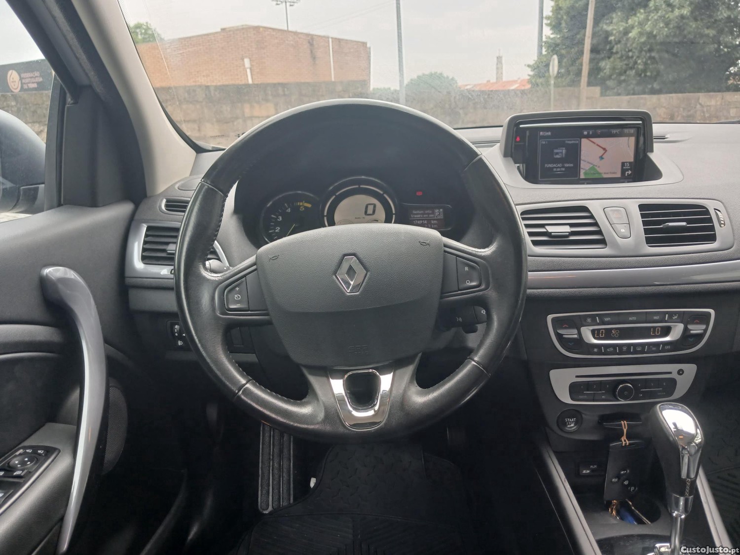 Renault Mégane 1.5dci sportourer automatica — fotografia 3
