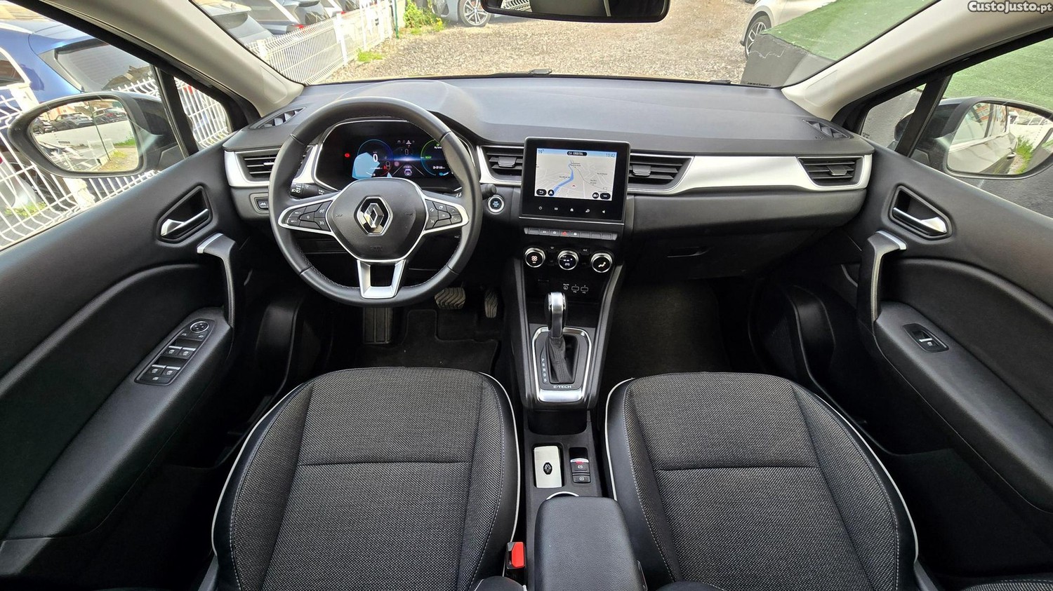 Renault Captur 1.6 E-Tech Plug-In Intens — fotografia 22