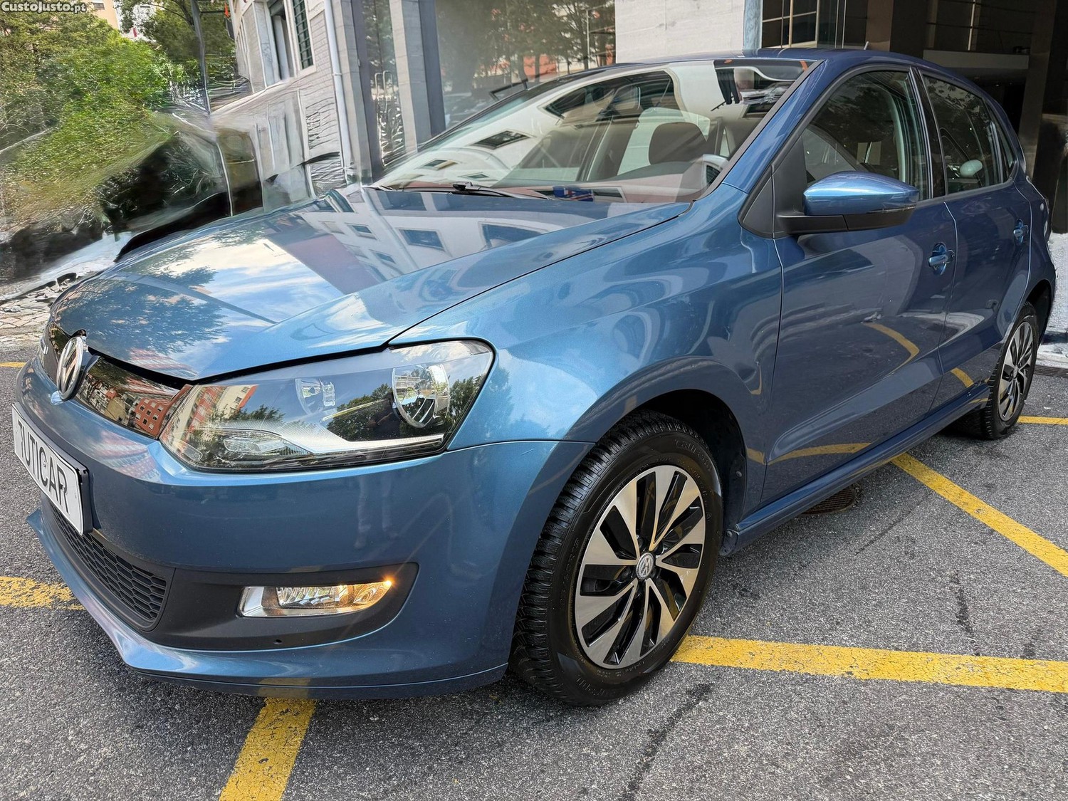 Volkswagen Polo 1.4 TDi BlueMotion — fotografia 9