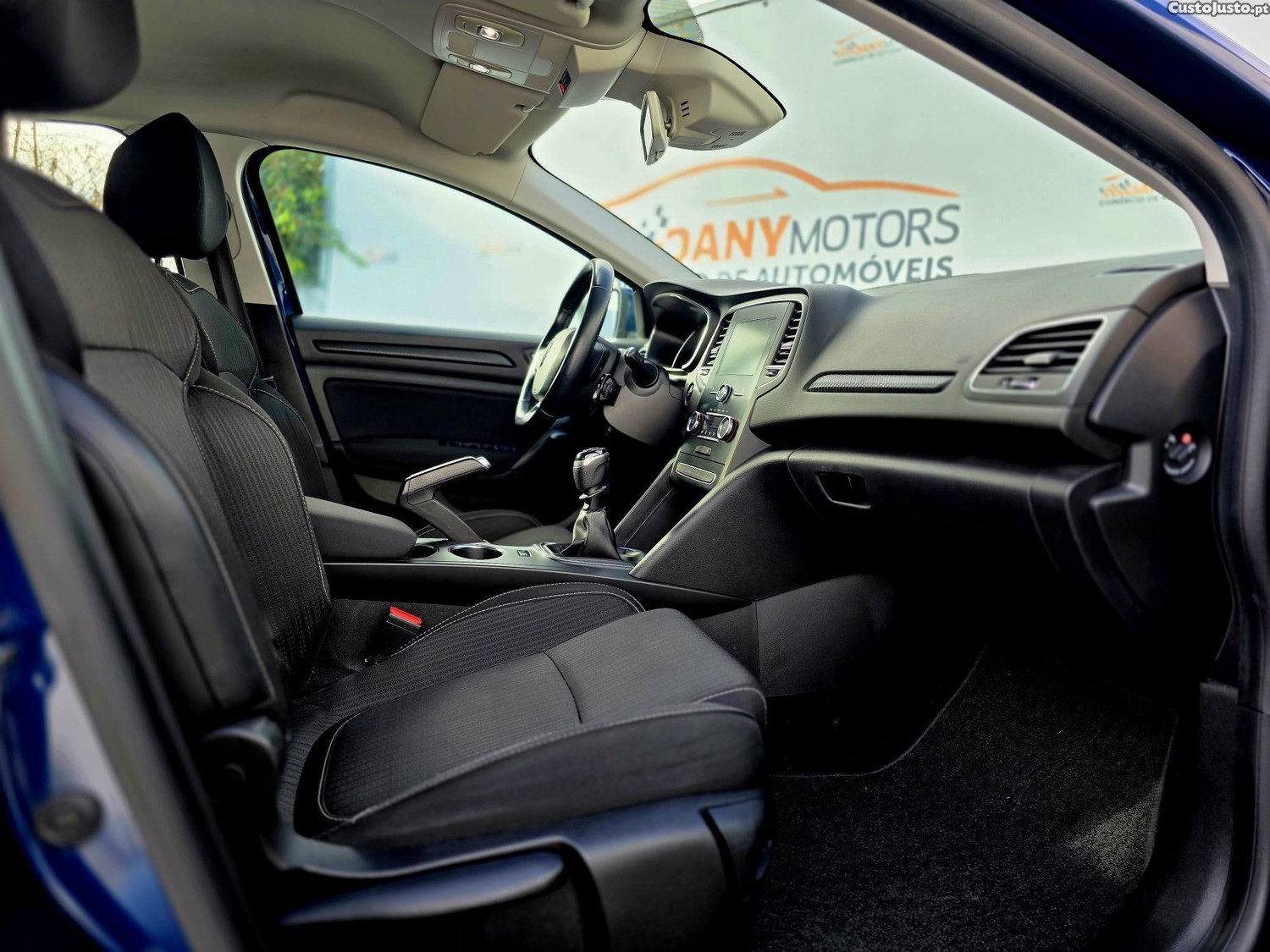 Renault Mégane Sport Tourer 1.5 dCi Zen — fotografia 3