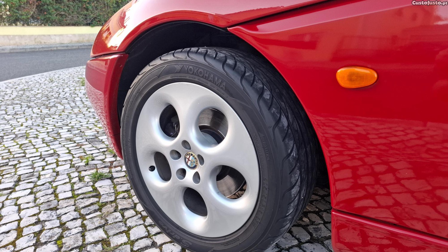 Alfa Romeo GTV 916 2.0 TS — fotografia 8