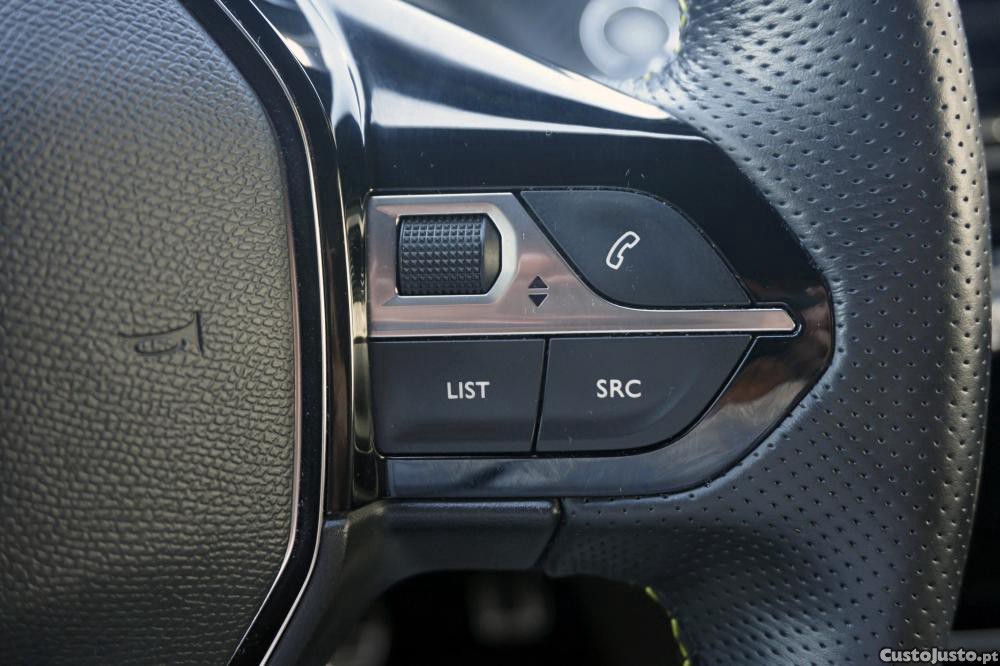 Peugeot 208 1.2 PureTech GT — fotografia 16