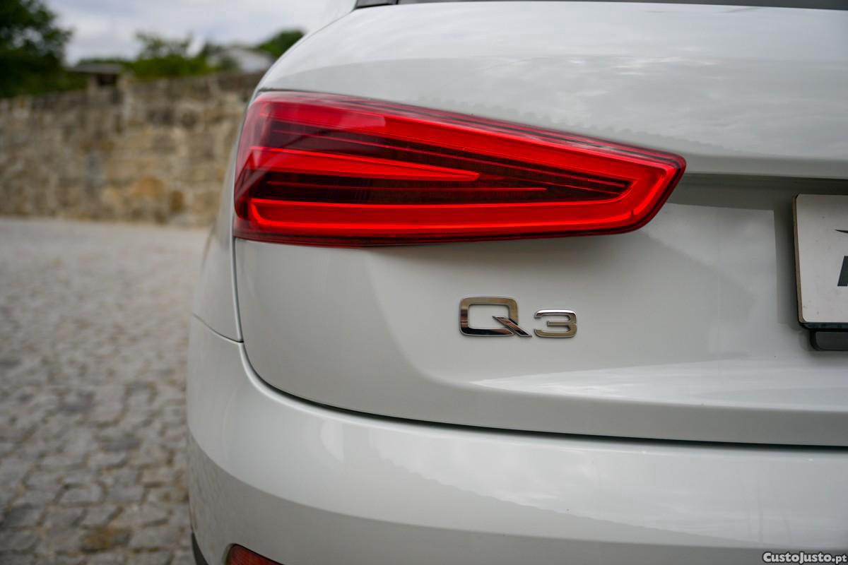 Audi Q3 2.0 TDi Attraction — fotografia 14