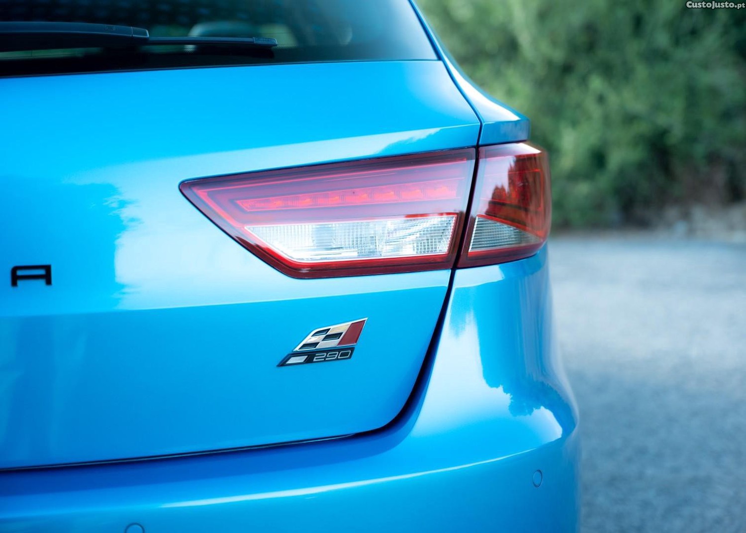 SEAT Leon 2.0 TSI S&S DSG Cupra 290 — fotografia 12