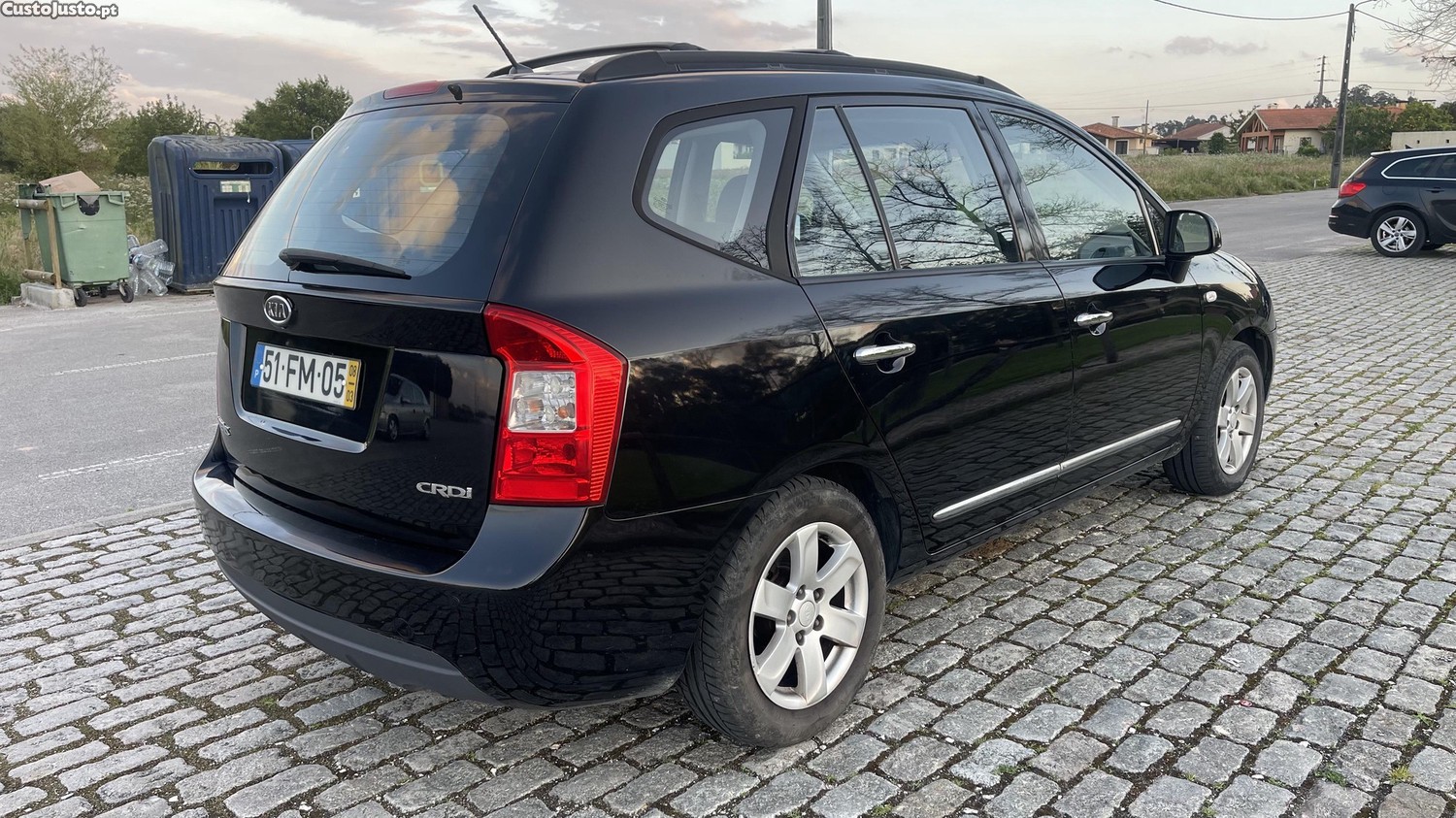 Kia Carens 2.0CRDI7 lugares junta queimada — fotografia 9