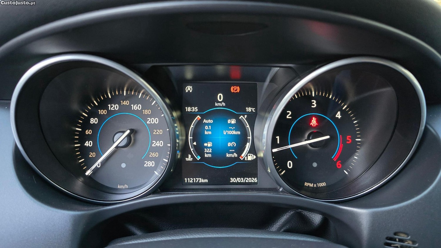 Jaguar XE 2.0 D R-Sport — fotografia 13