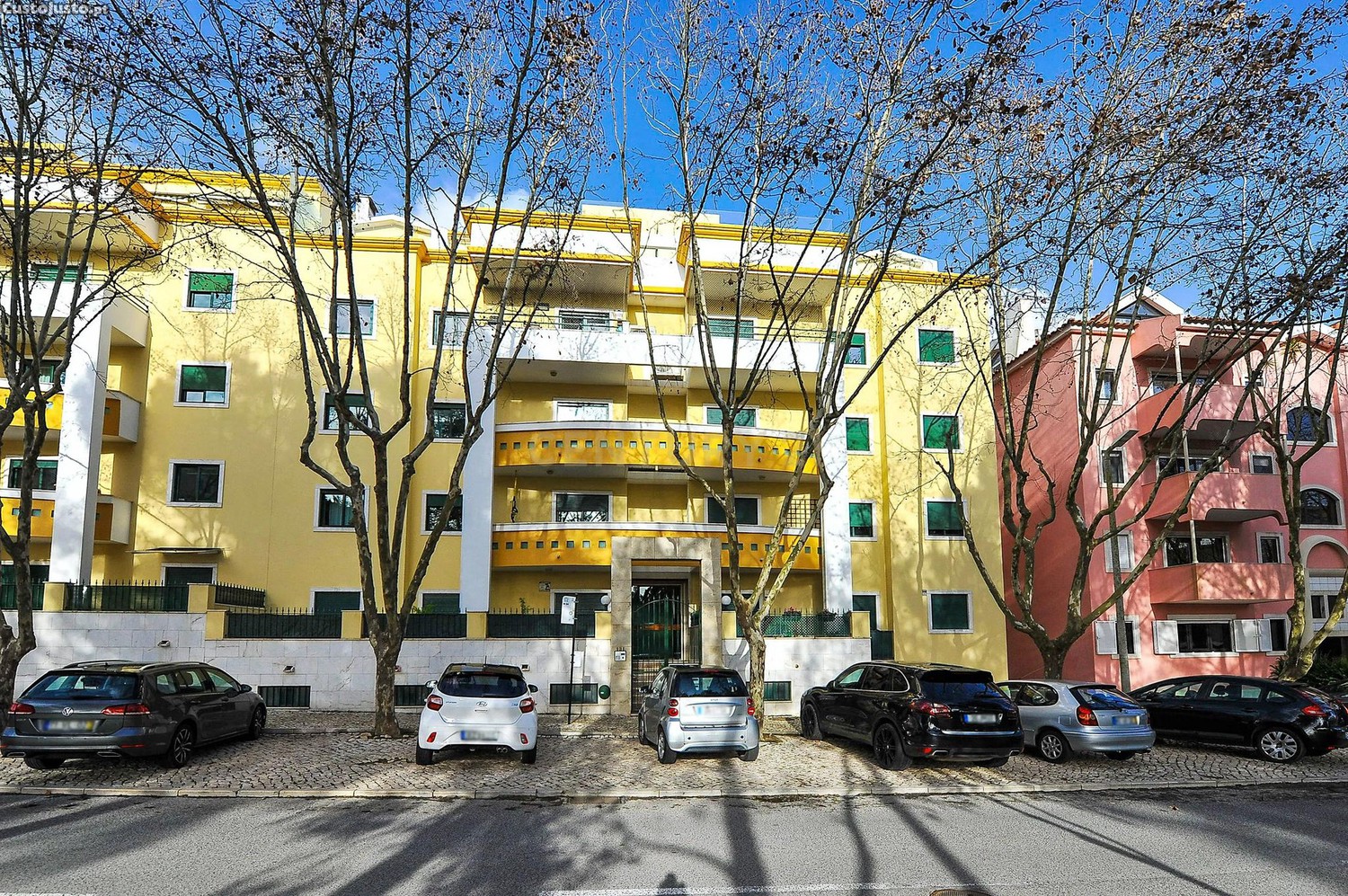 T2 Em Cascais Com Ar Condicionado E Elevador + Garagem Box