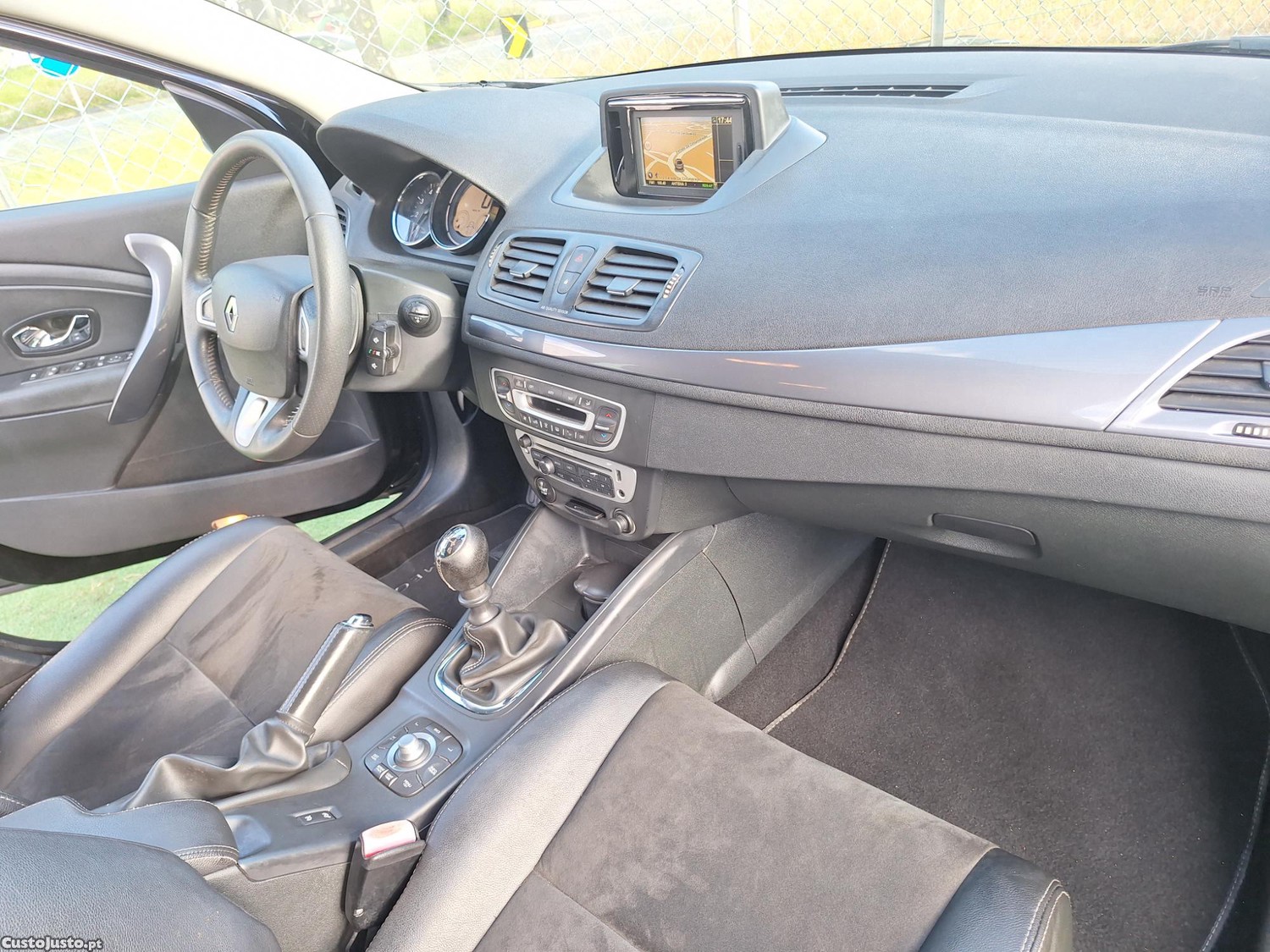 Renault Mégane 1.5 DCI DINAMIC S muitos extras 80euros/mês — fotografia 3