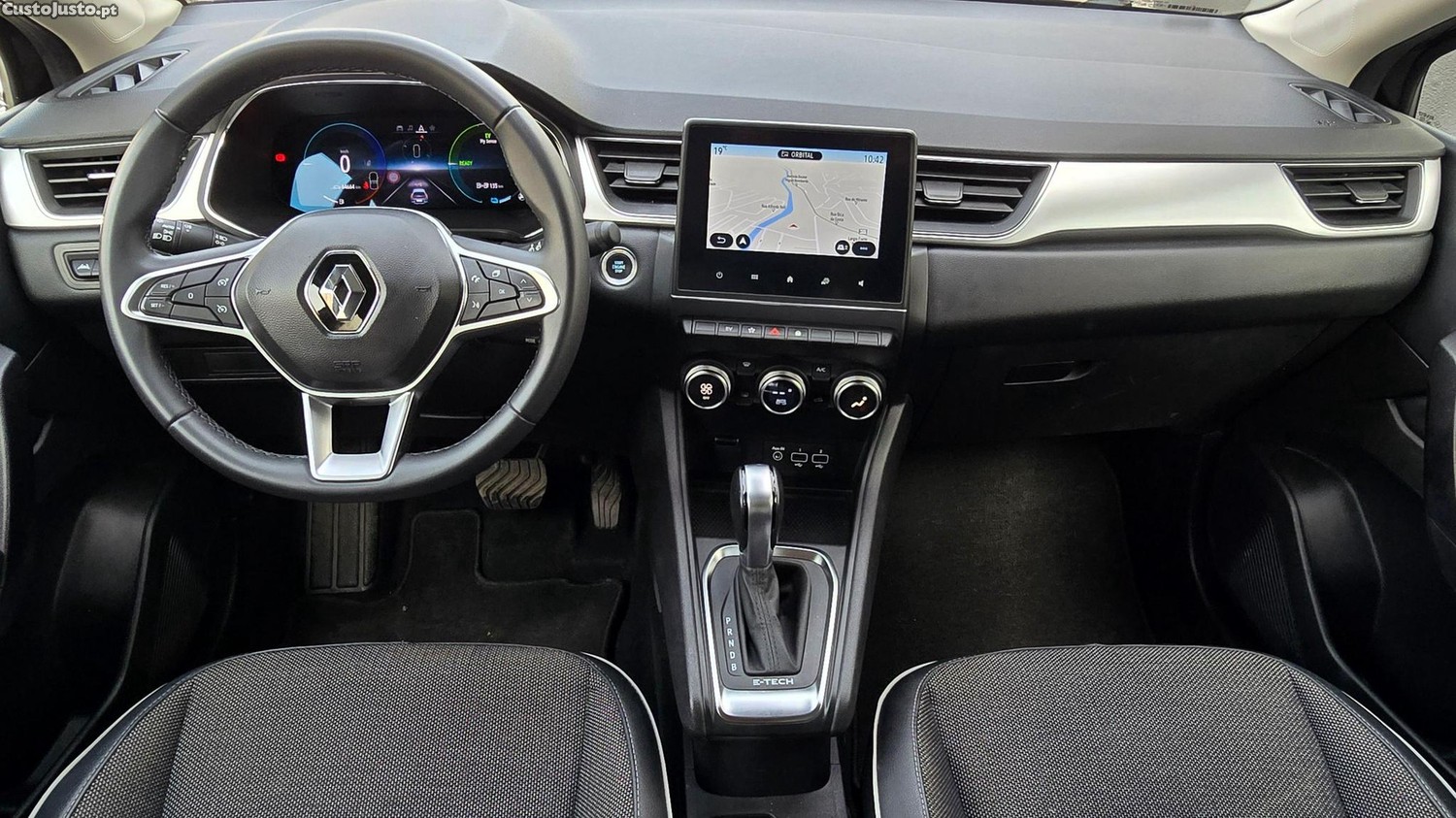 Renault Captur 1.6 E-Tech Plug-In Intens — fotografia 21