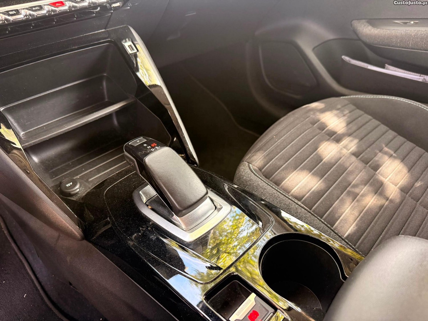 Peugeot 208 50 kWh Style — fotografia 4
