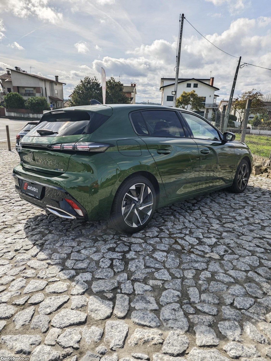 Peugeot 308 Hybrid Allure — fotografia 12