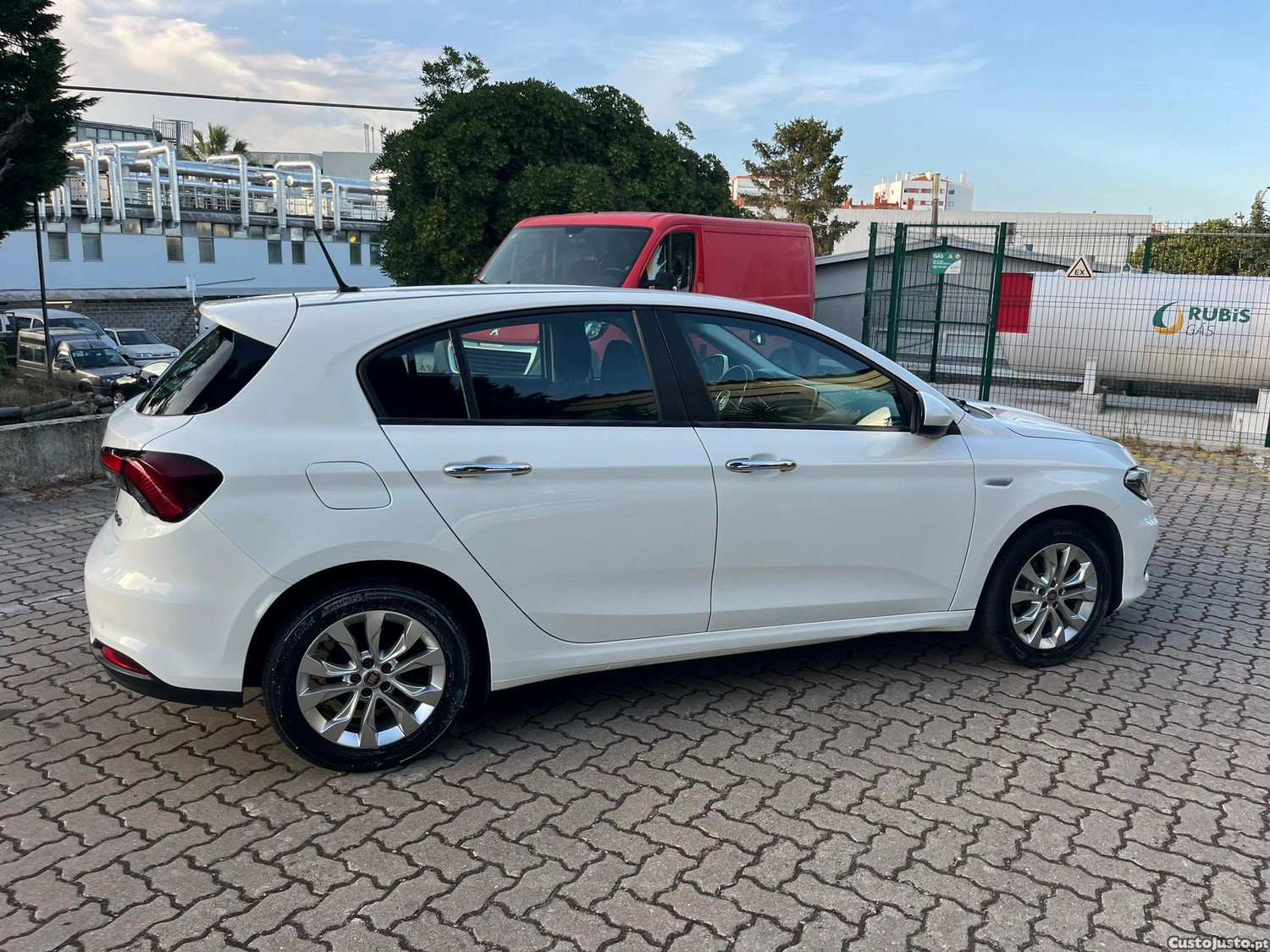 Fiat Tipo 1.3 M-Jet Easy J17 — fotografia 11