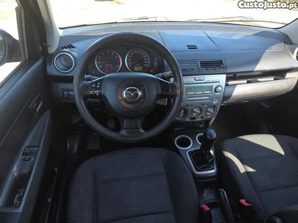 Mazda 2 1.i — fotografia 4