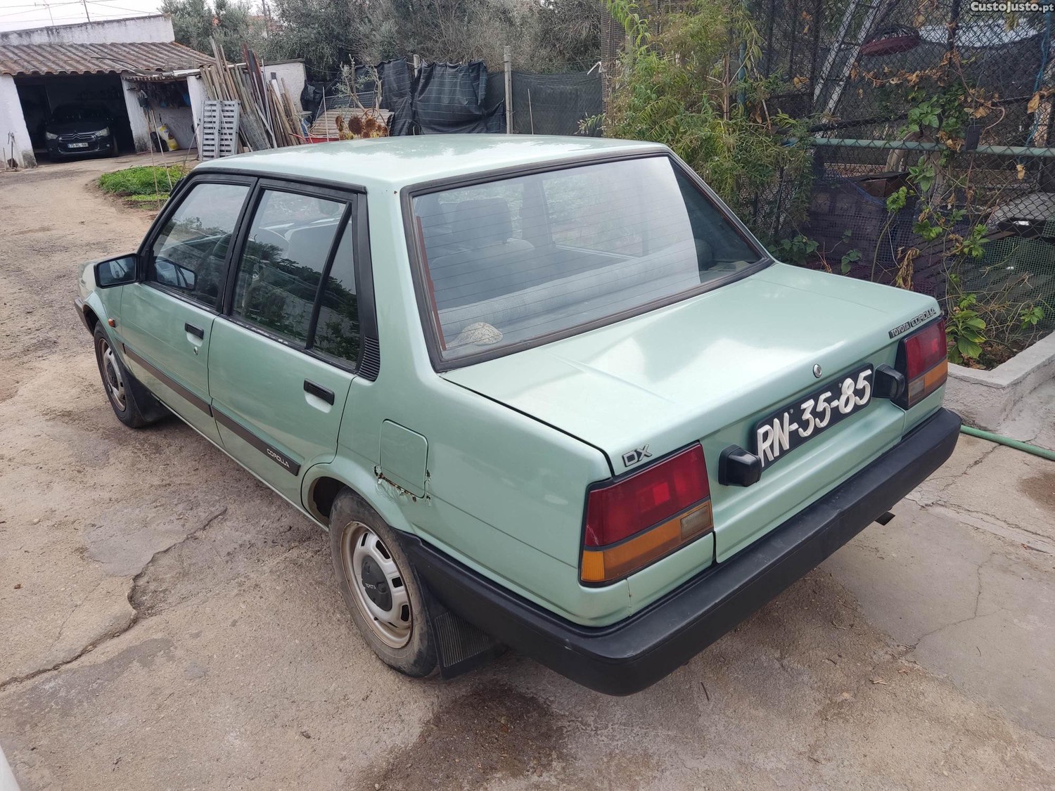Toyota Corolla DX - 85 foto 2