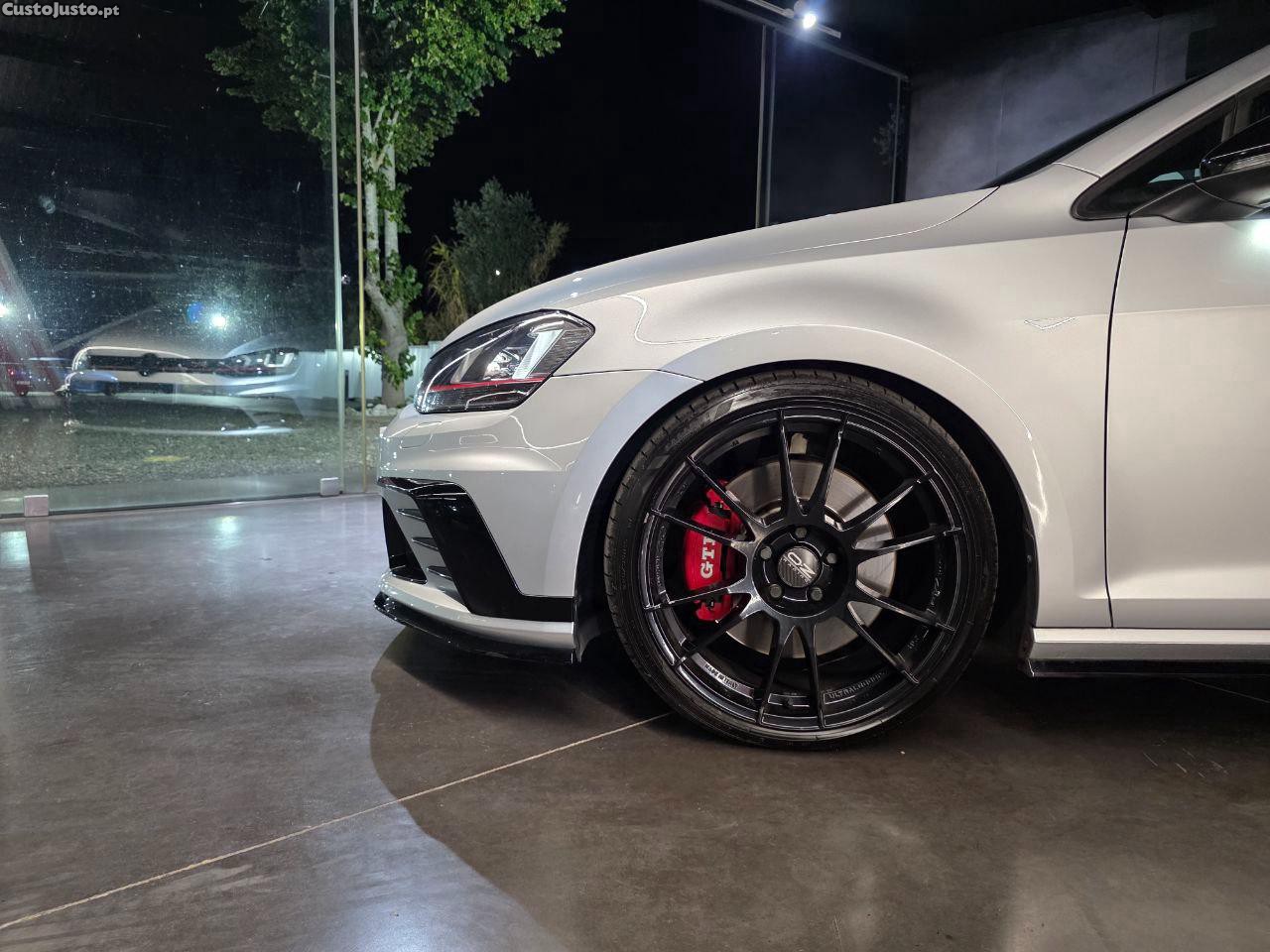 Volkswagen Golf 7 GTI CLUBSPORT 265CV — fotografia 3