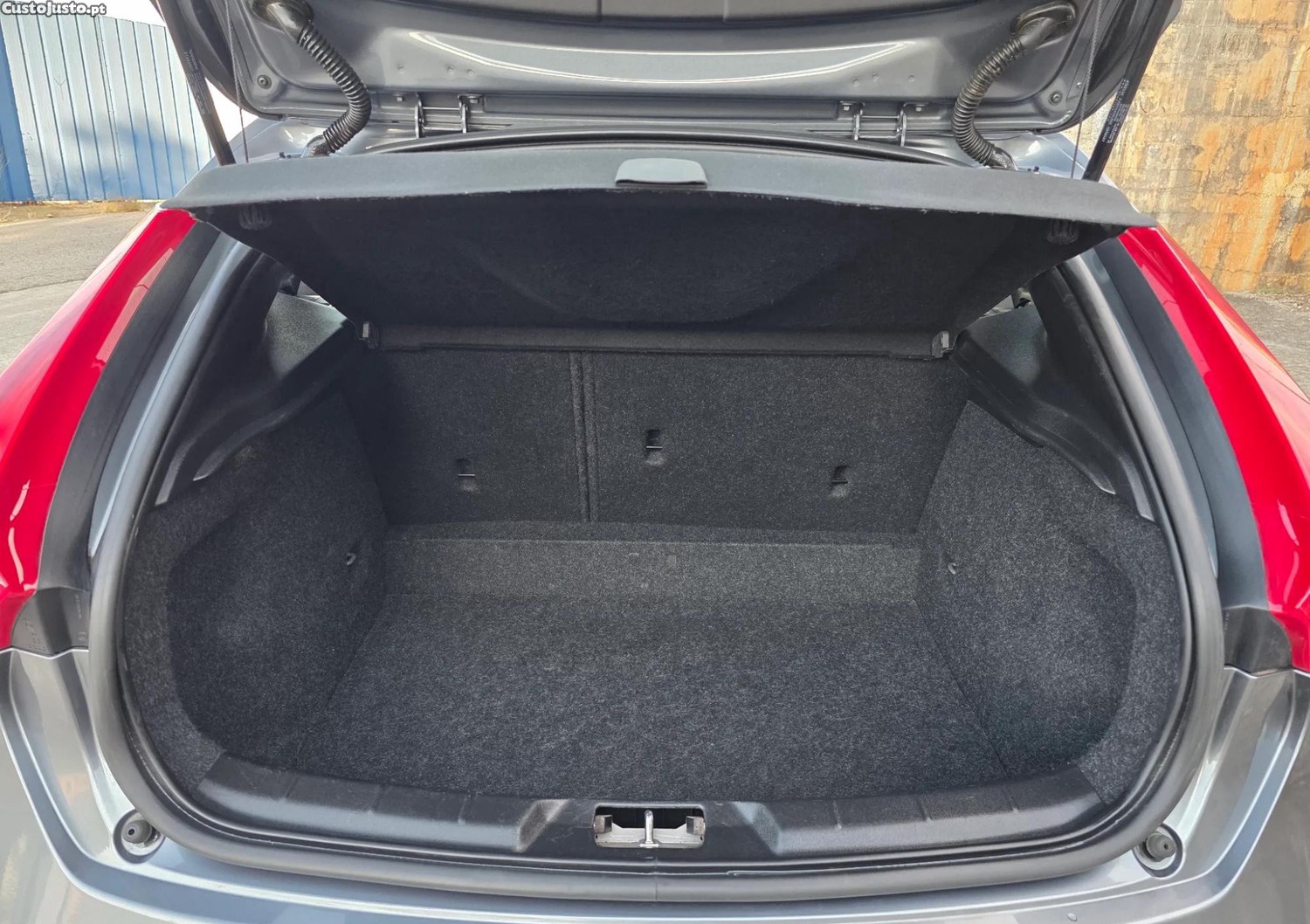 Volvo V40 2.0 D2 Momentum — fotografia 3