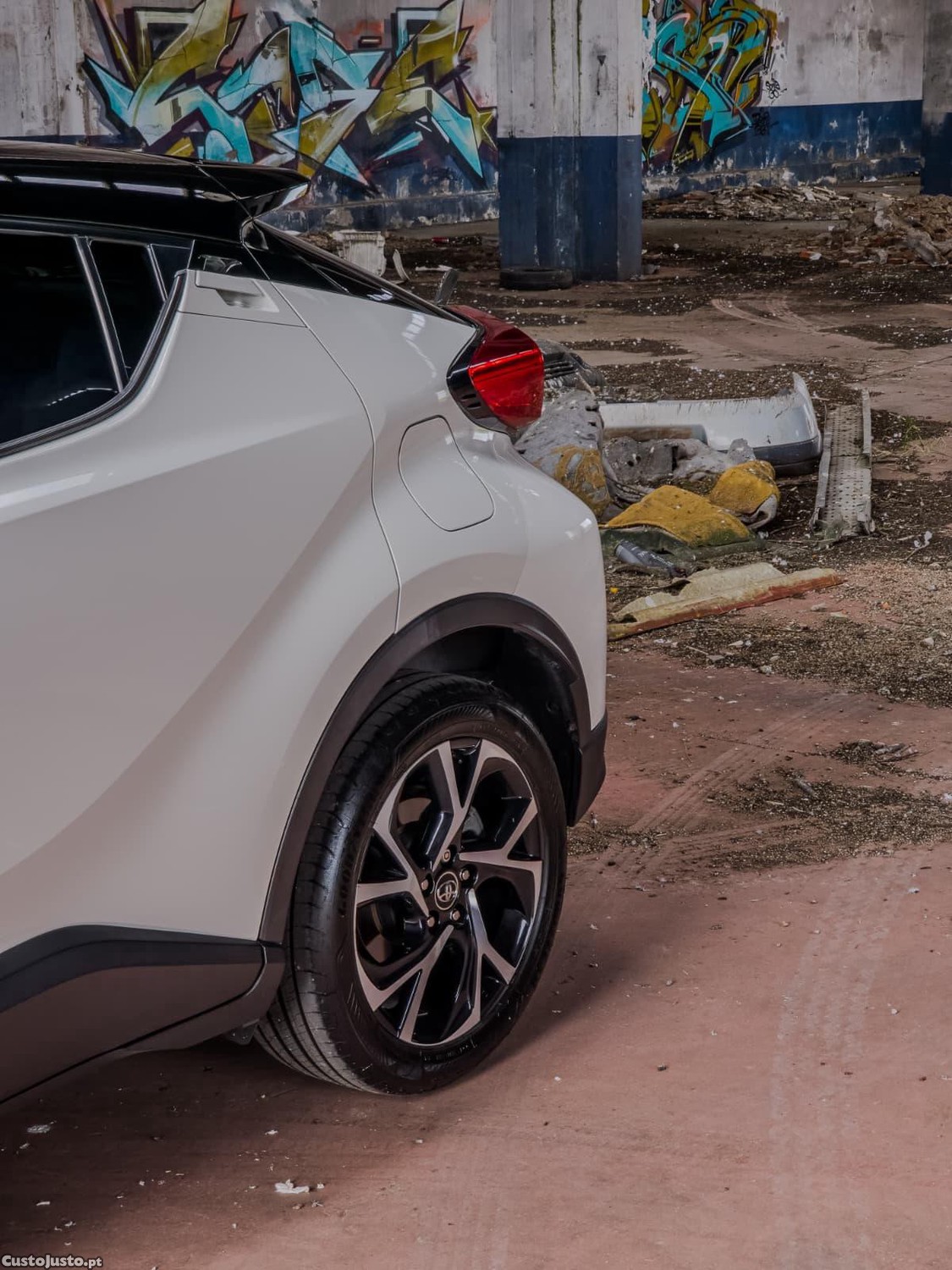Toyota C-HR 1.2T 116cv - 18 — photo 4