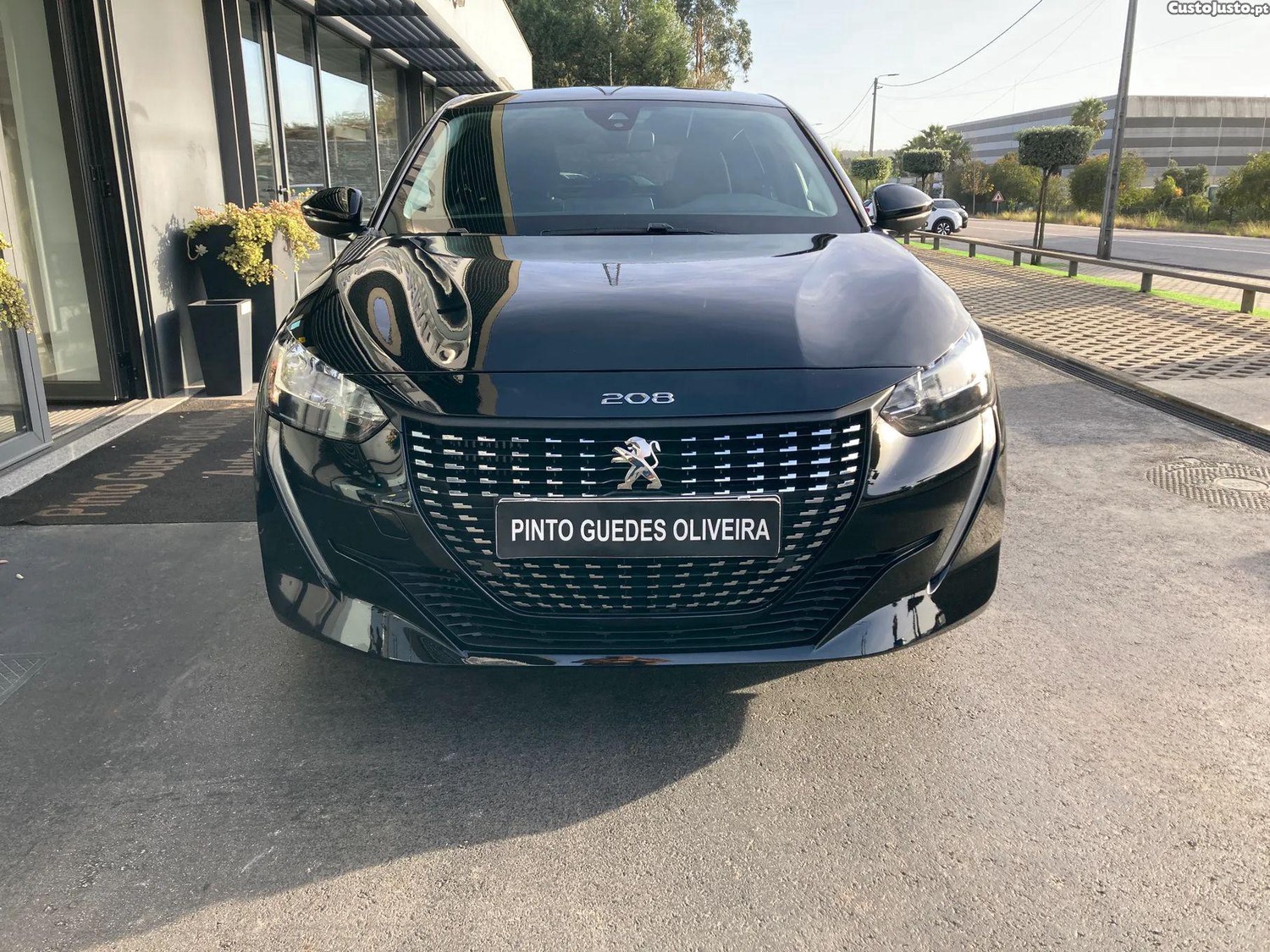 Peugeot 208 1.2 PureTech Allure — photo 2
