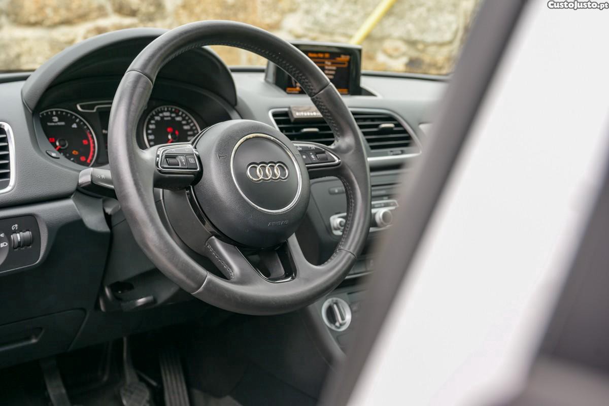 Audi Q3 2.0 TDi Attraction — fotografia 7