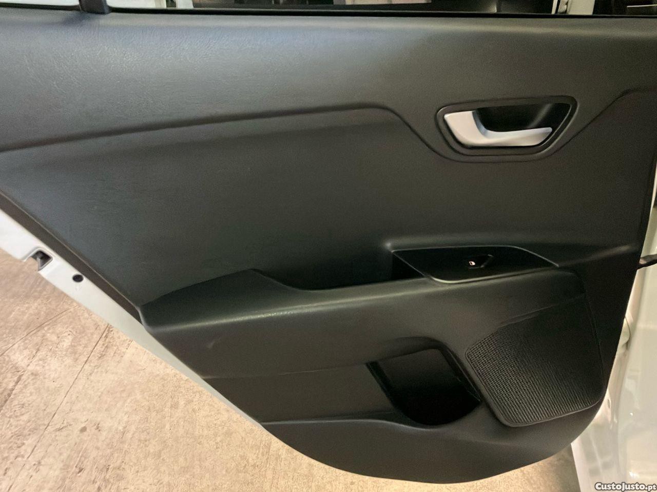 Kia Rio 1.0 T-GDi Wave — fotografia 4