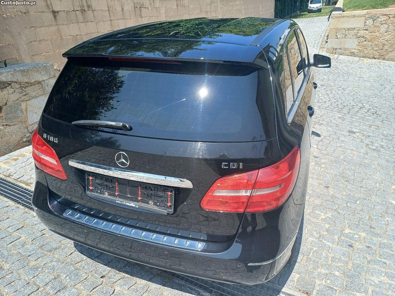 Mercedes-Benz B 180 CDI — fotografia 8