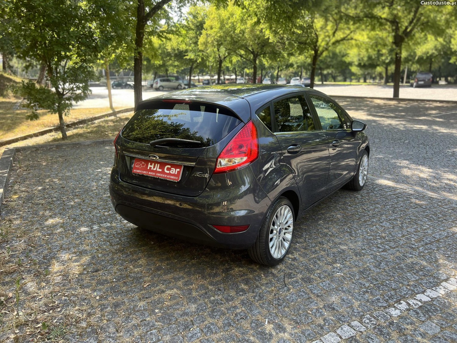 Ford Fiesta Titanium — fotografia 8