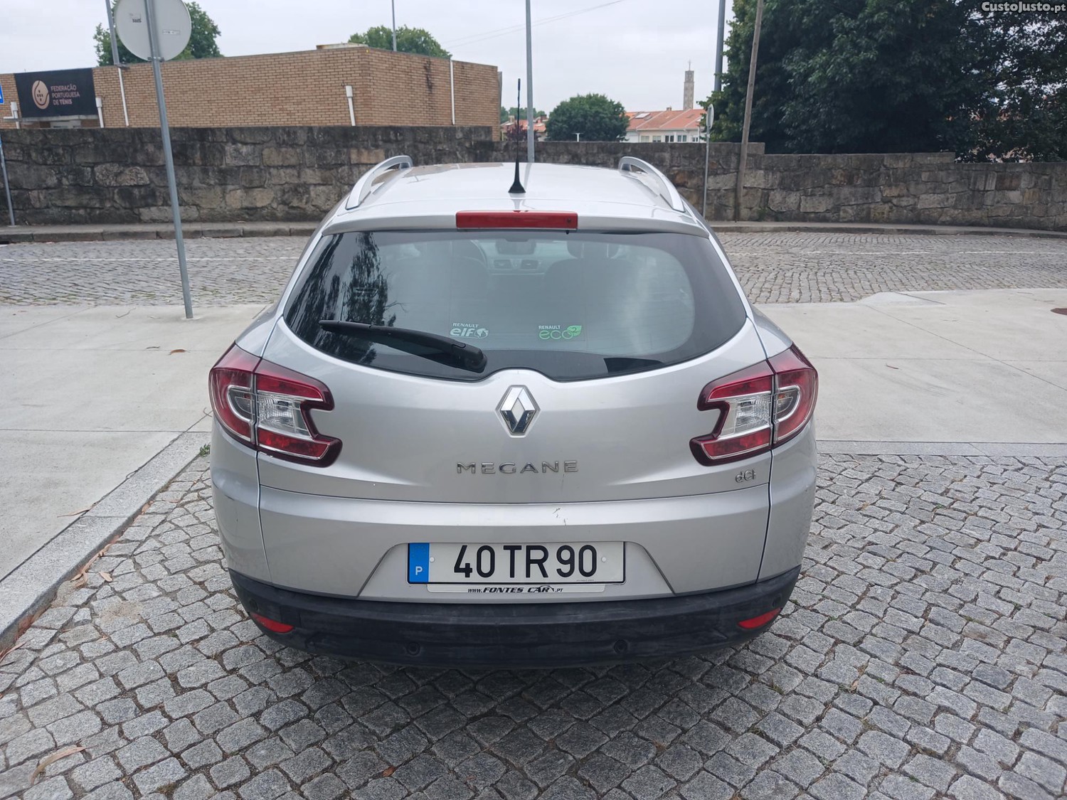 Renault Mégane 1.5dci sportourer automatica — fotografia 10